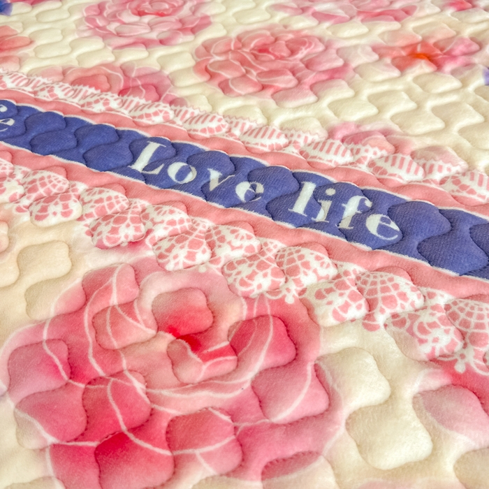 91家纺网 家纺一手货源 找家纺 首选家纺 2025新款直播热款双层蕾丝花边牛奶绒印花床盖四件套床盖单件三件套 阳光玫瑰