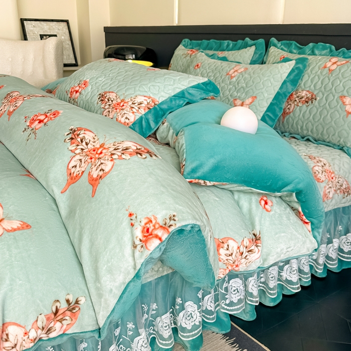 91家纺网 家纺一手货源 找家纺 首选家纺 2025新款直播热款双层蕾丝花边牛奶绒印花床盖四件套床盖单件三件套 水墨蝴蝶