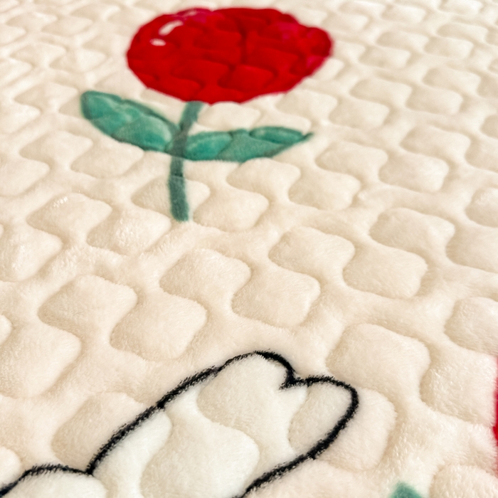 91家纺网 家纺一手货源 找家纺 首选家纺 2025新款直播热款双层蕾丝花边牛奶绒印花床盖四件套床盖单件三件套 郁兔红