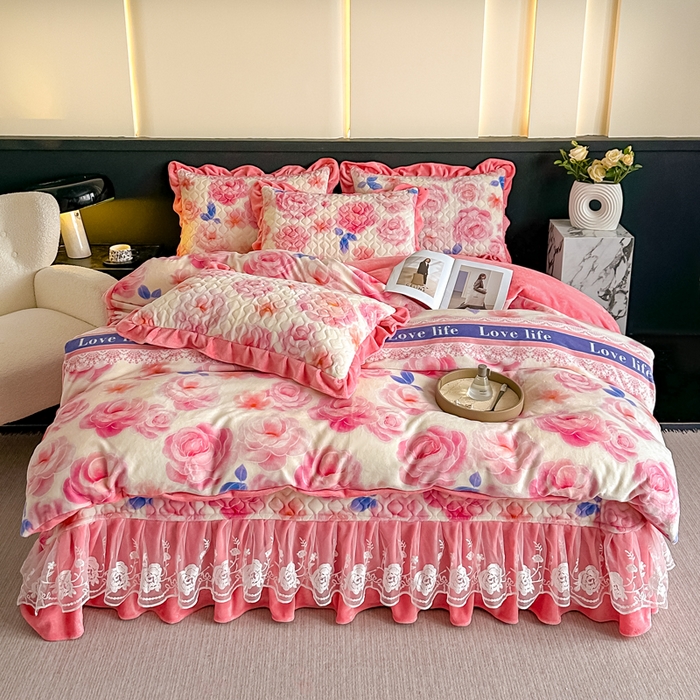 91家纺网 家纺一手货源 找家纺 首选家纺 2025新款直播热款双层蕾丝花边牛奶绒印花床盖四件套床盖单件三件套 阳光玫瑰