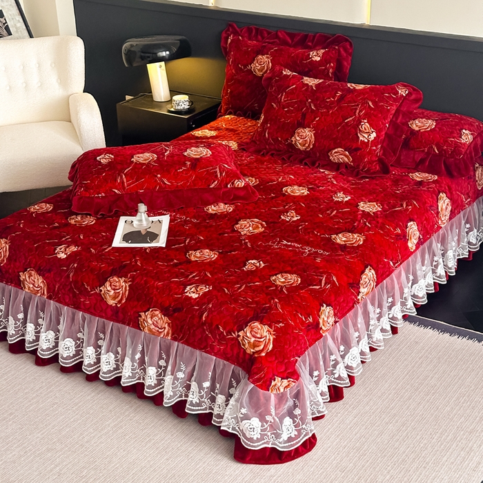 91家纺网 家纺一手货源 找家纺 首选家纺 2025新款直播热款双层蕾丝花边牛奶绒印花床盖四件套床盖单件三件套 盛夏