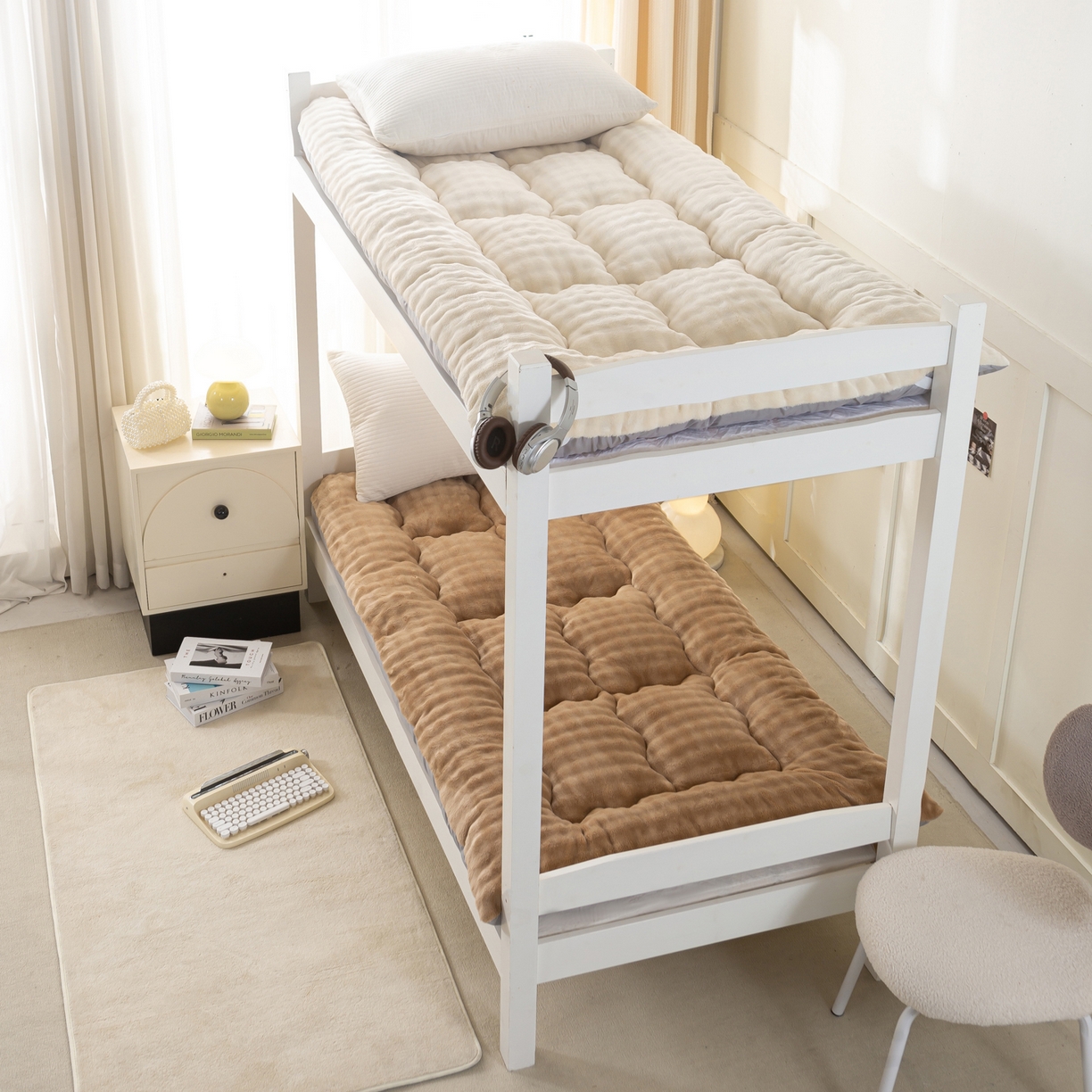 91家纺网 家纺一手货源 找家纺 枋梢家纺 2025新款高克重牛奶兔毛绒学生床垫 摩卡