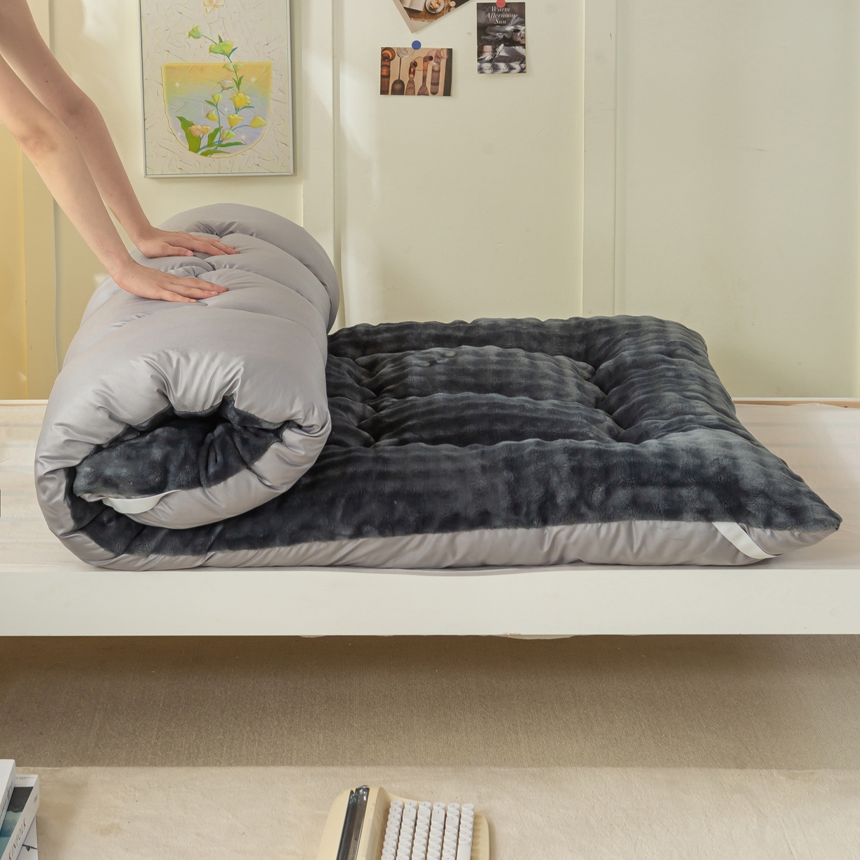 91家纺网 家纺一手货源 找家纺 枋梢家纺 2025新款高克重牛奶兔毛绒学生床垫 墨灰