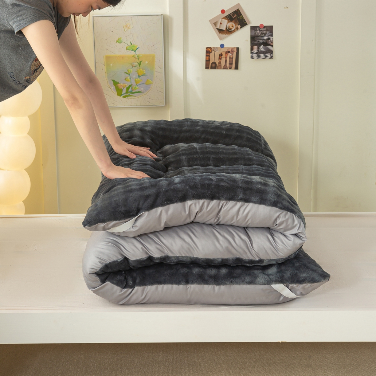 91家纺网 家纺一手货源 找家纺 枋梢家纺 2025新款高克重牛奶兔毛绒学生床垫 墨灰