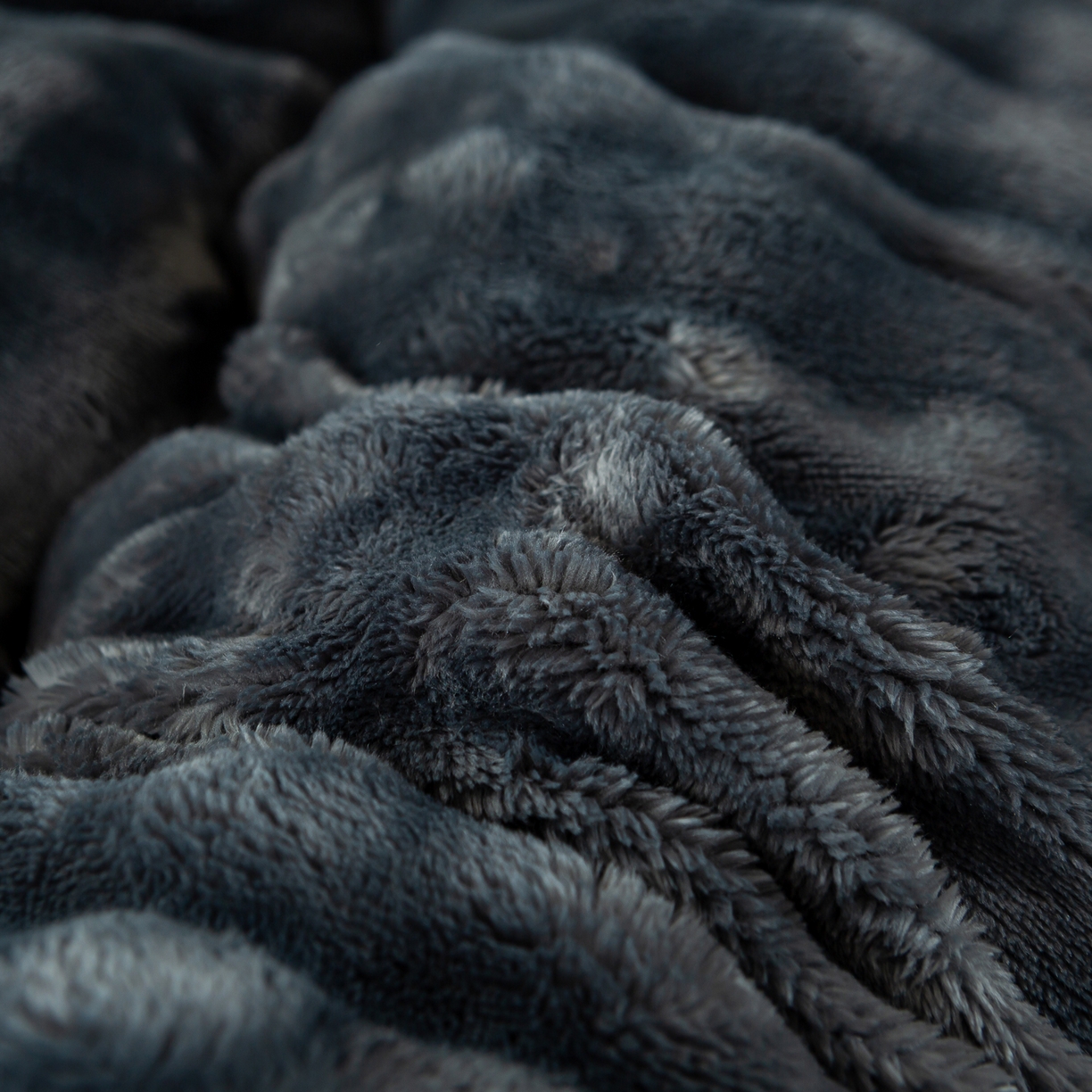 91家纺网 家纺一手货源 找家纺 枋梢家纺 2025新款高克重牛奶兔毛绒学生床垫 墨灰