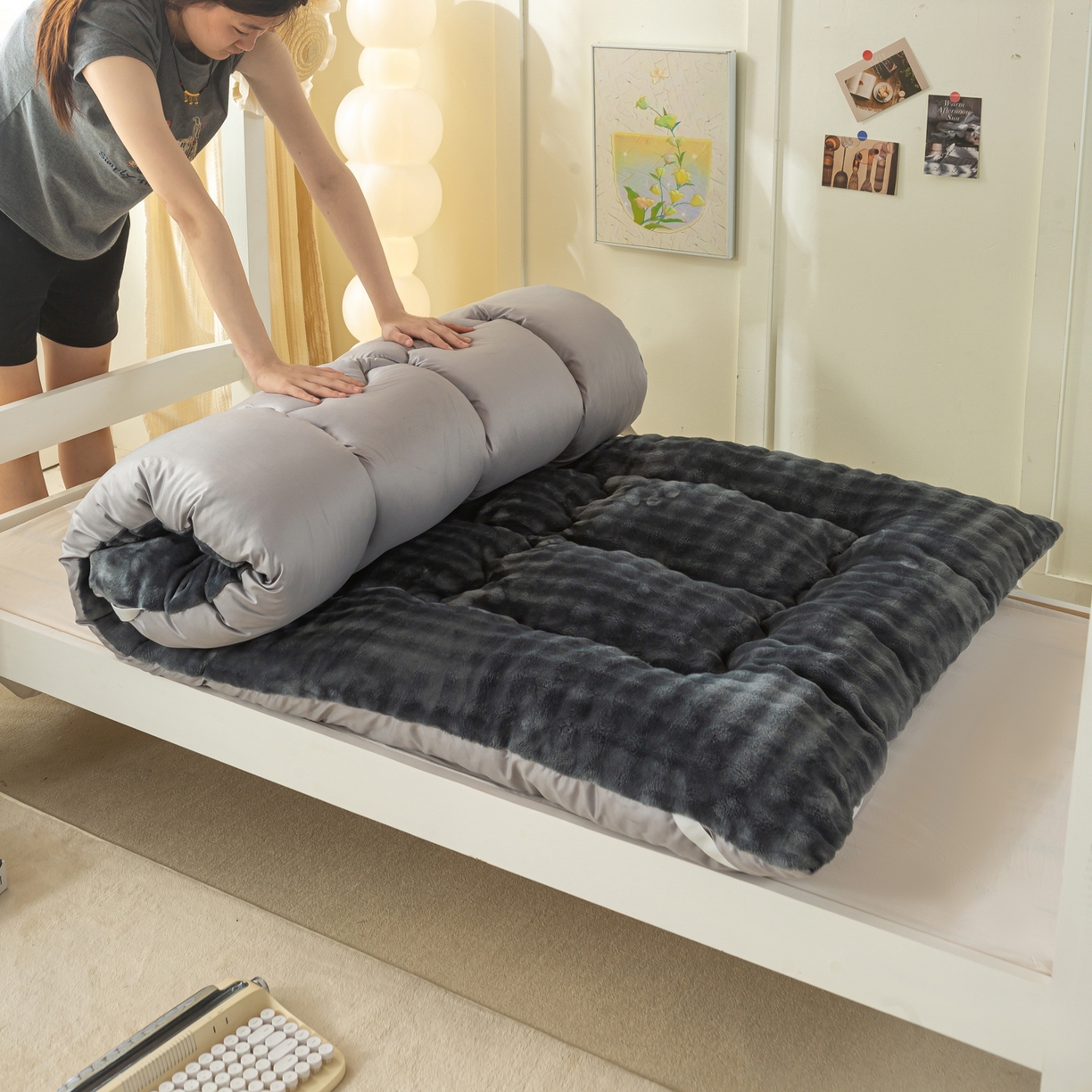 91家纺网 家纺一手货源 找家纺 枋梢家纺 2025新款高克重牛奶兔毛绒学生床垫 墨灰