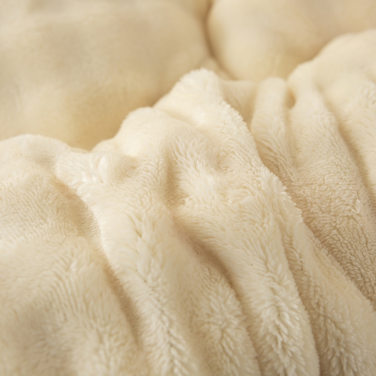 91家纺网 家纺一手货源 找家纺 枋梢家纺 2025新款高克重牛奶兔毛绒学生床垫 奶白