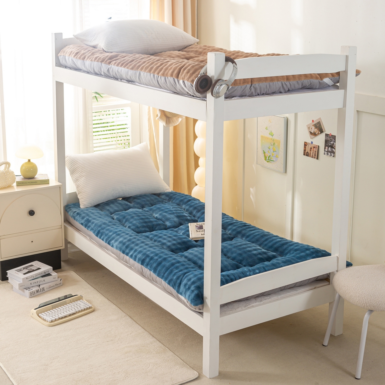 91家纺网 家纺一手货源 找家纺 枋梢家纺 2025新款高克重牛奶兔毛绒学生床垫 月光蓝