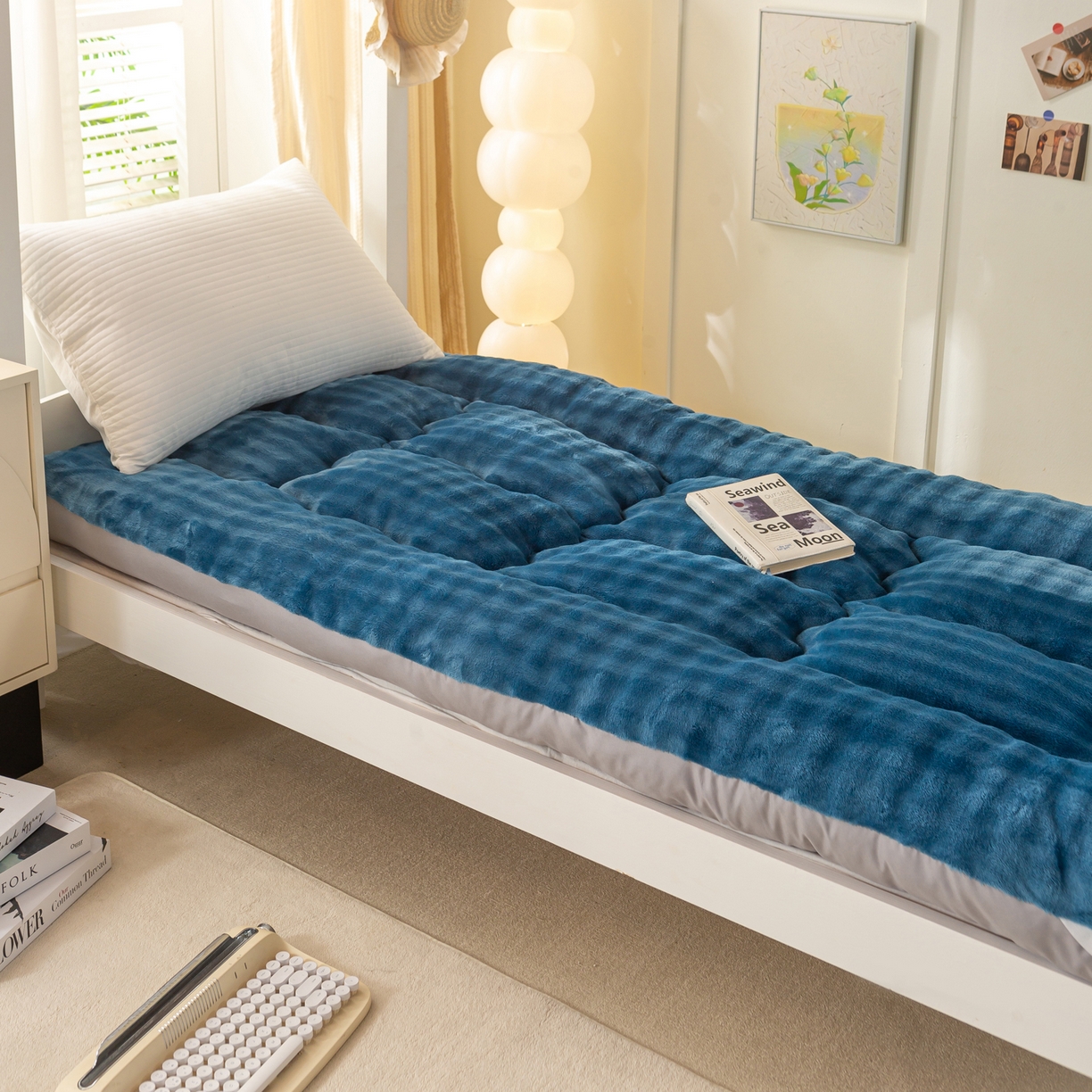 91家纺网 家纺一手货源 找家纺 枋梢家纺 2025新款高克重牛奶兔毛绒学生床垫 月光蓝