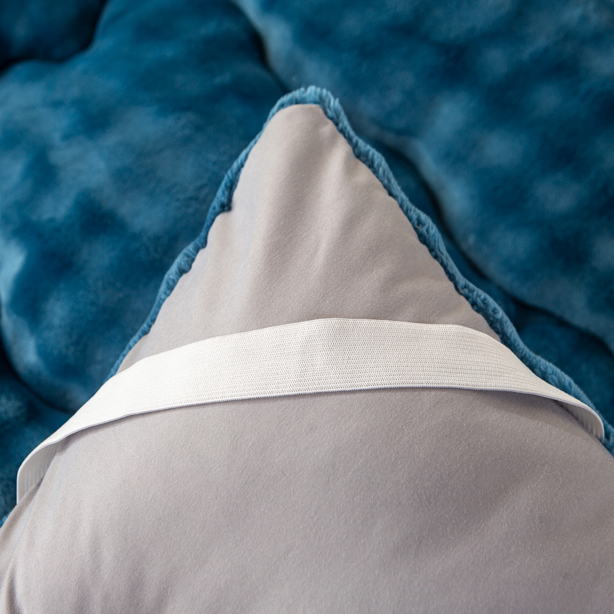 91家纺网 家纺一手货源 找家纺 枋梢家纺 2025新款高克重牛奶兔毛绒学生床垫 月光蓝