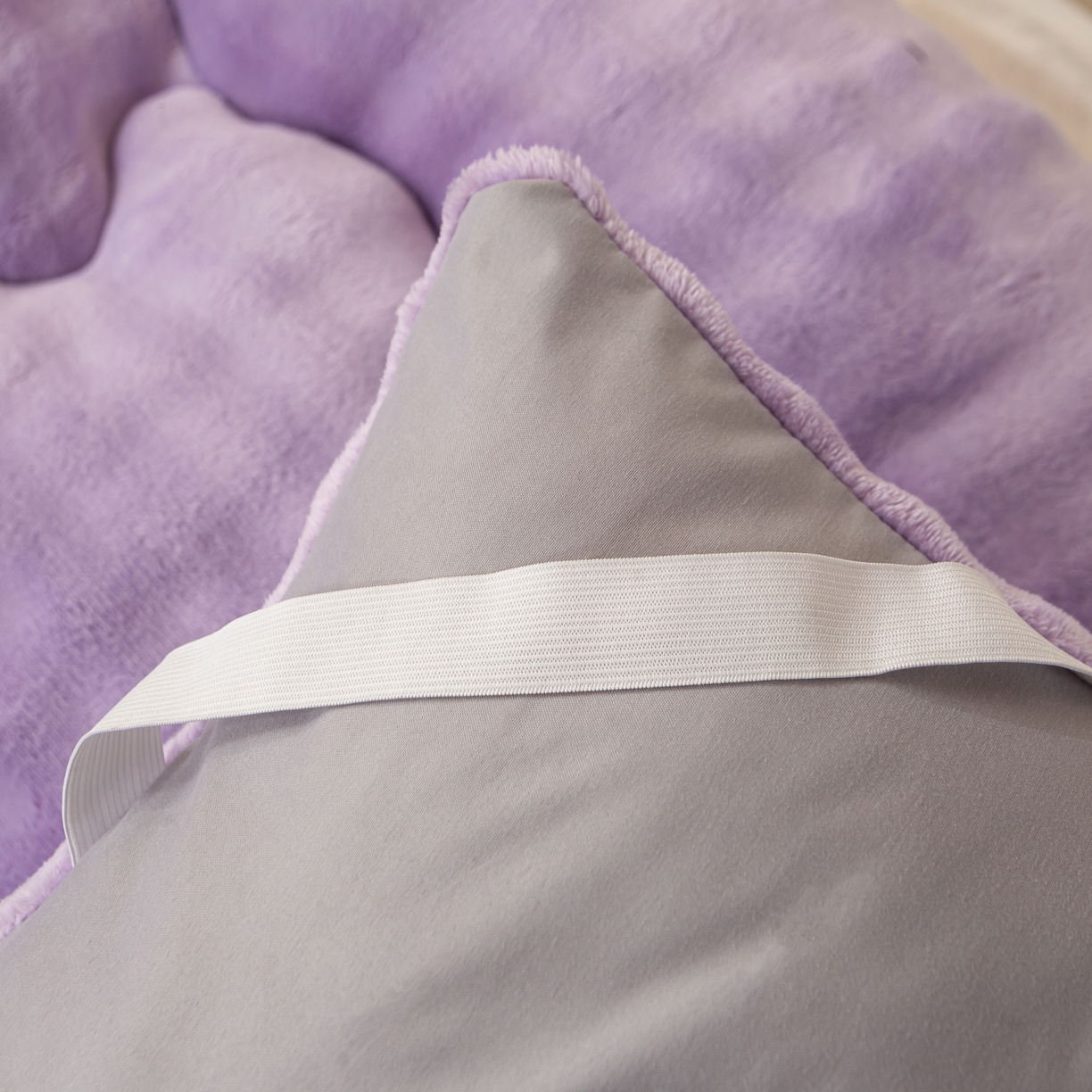 91家纺网 家纺一手货源 找家纺 枋梢家纺 2025新款高克重牛奶兔毛绒学生床垫 紫罗兰