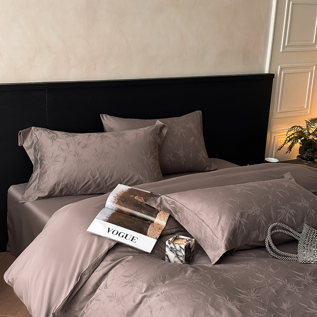 91家纺网 家纺一手货源 找家纺 舒慕家纺 2025新款100支长绒棉浮雕提花四件套 辉映