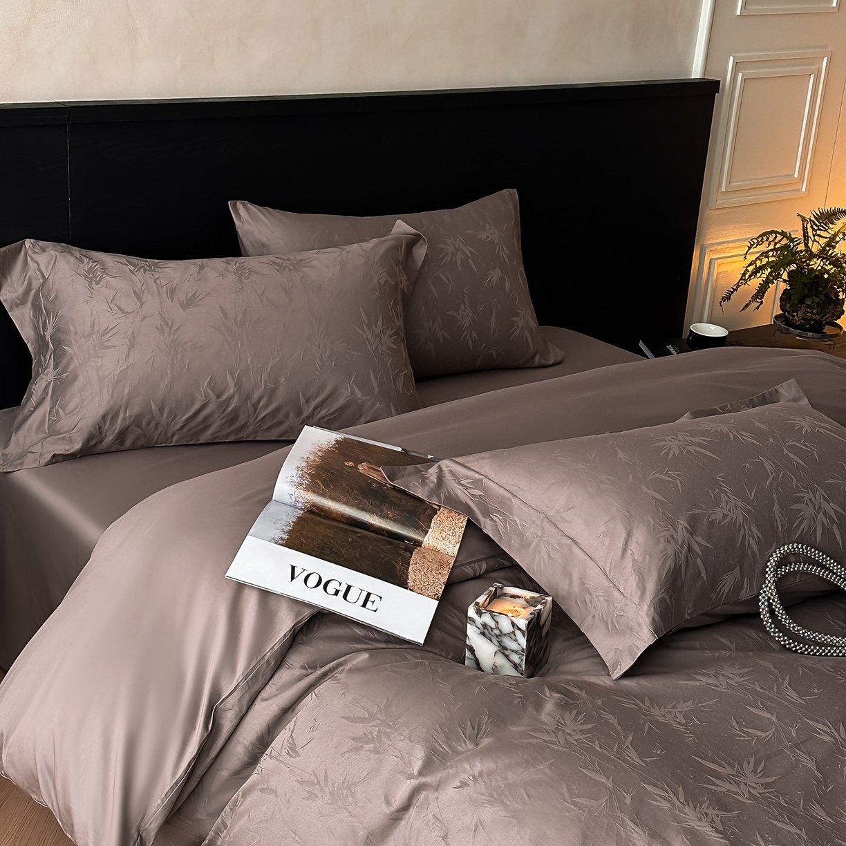 91家纺网 家纺一手货源 找家纺 舒慕家纺 2025新款100支长绒棉浮雕提花四件套 辉映