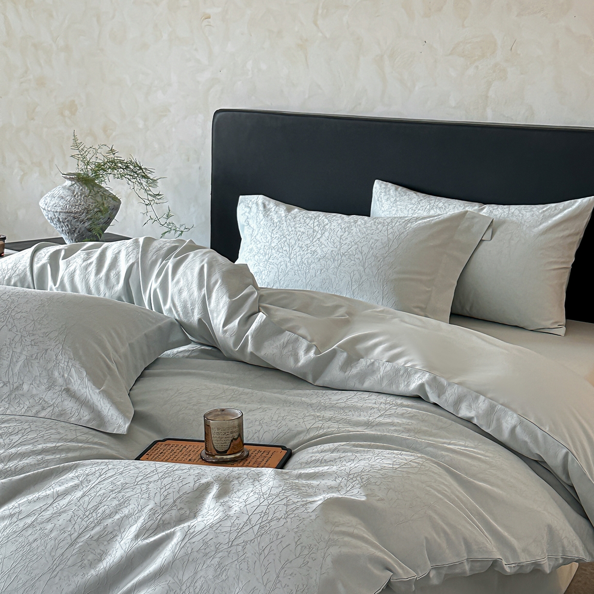 91家纺网 家纺一手货源 找家纺 舒慕家纺 2025新款100支长绒棉浮雕提花四件套 俪枝