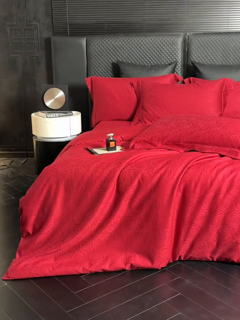 91家纺网 家纺一手货源 找家纺 舒慕家纺 2025新款100支长绒棉浮雕提花四件套 玫瑰