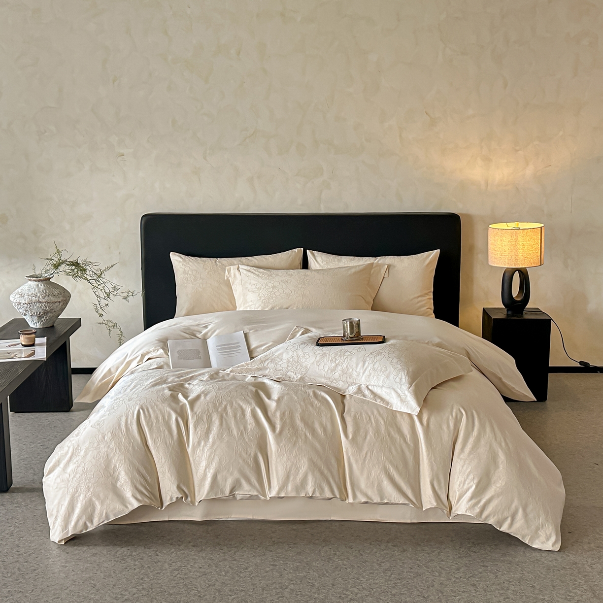 91家纺网 家纺一手货源 找家纺 舒慕家纺 2025新款100支长绒棉浮雕提花四件套 梦兰-白