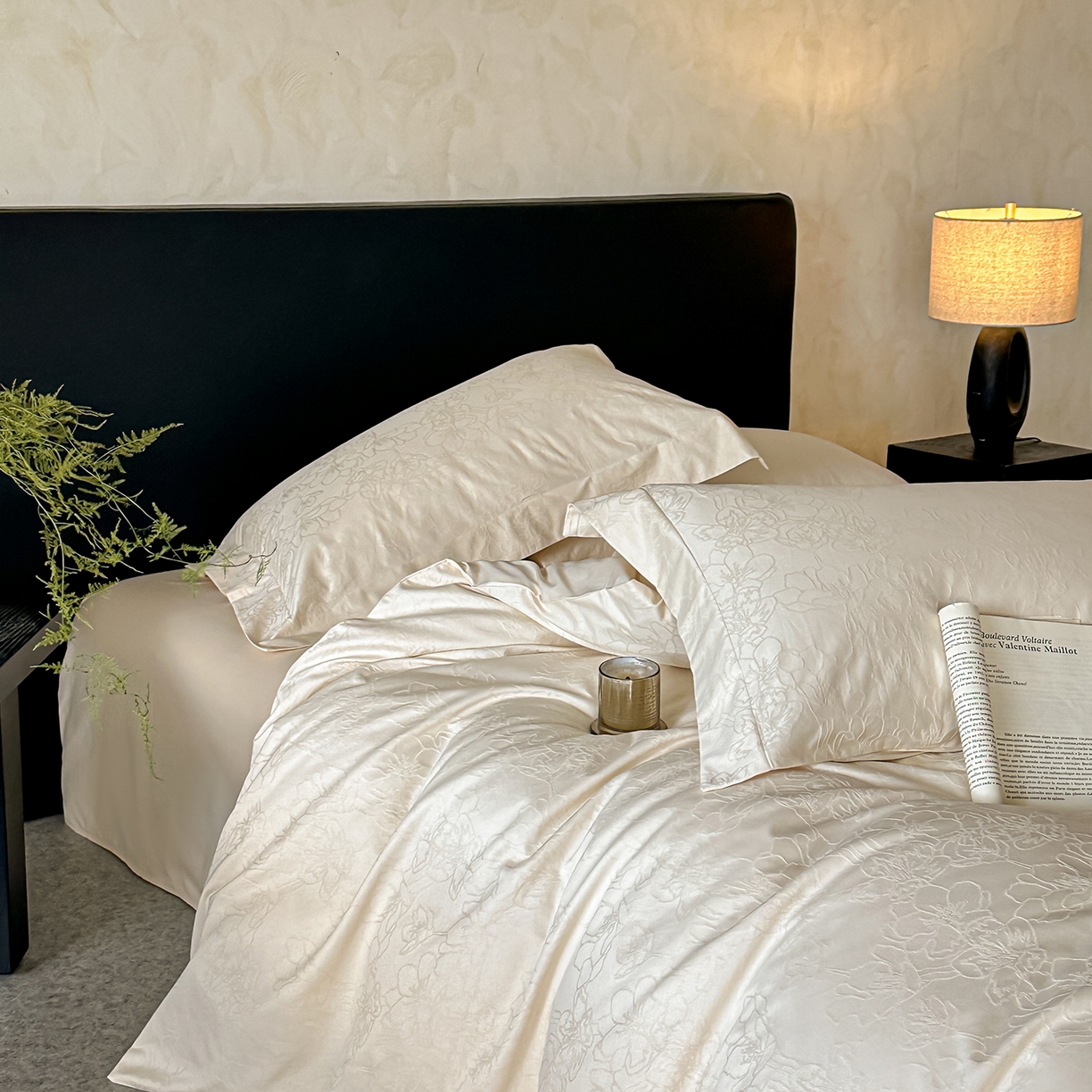 91家纺网 家纺一手货源 找家纺 舒慕家纺 2025新款100支长绒棉浮雕提花四件套 梦兰-白