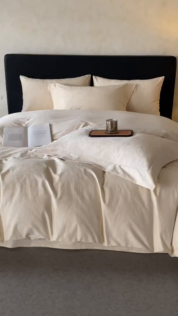 91家纺网 家纺一手货源 找家纺 舒慕家纺 2025新款100支长绒棉浮雕提花四件套 梦兰-白