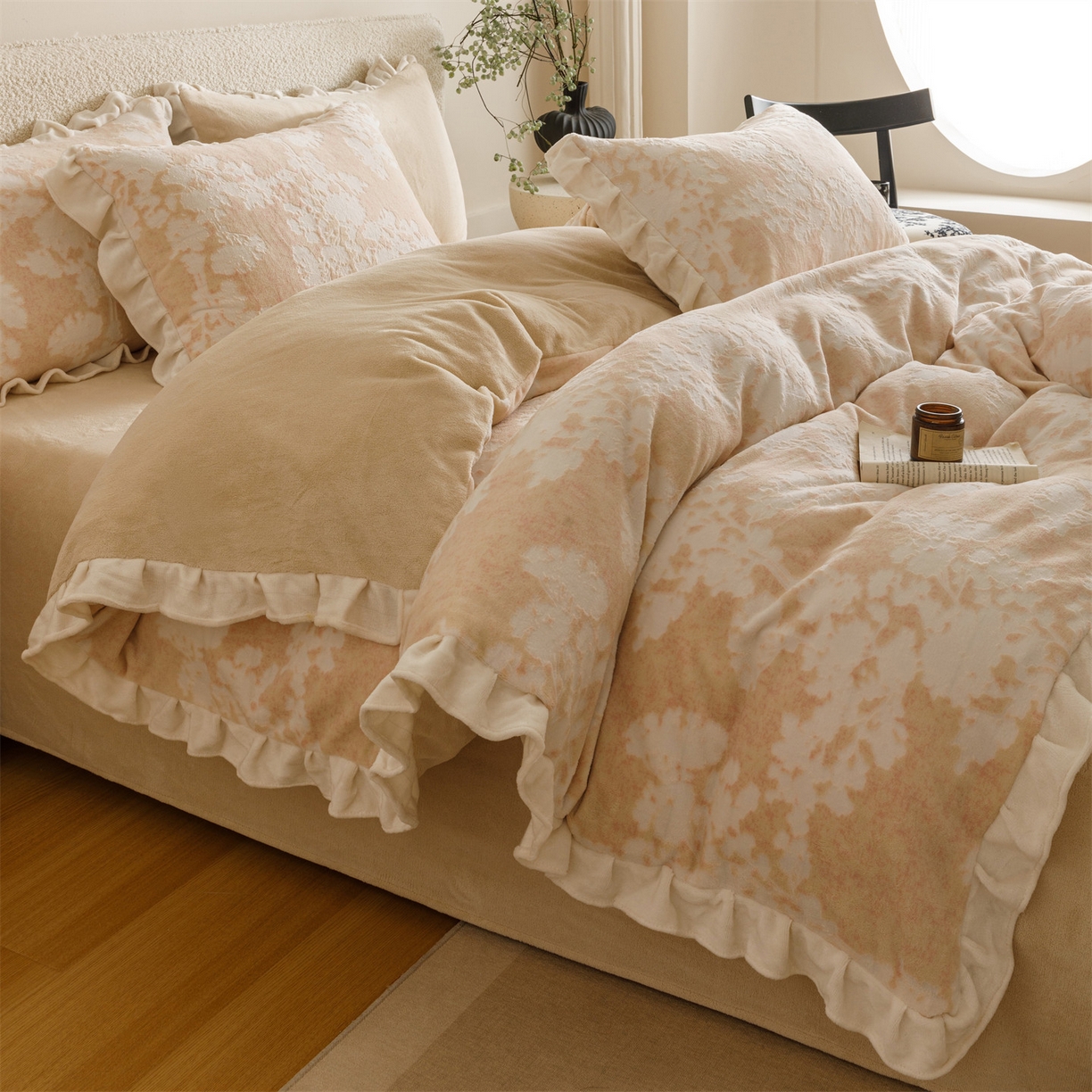 91家纺网 家纺一手货源 找家纺 （总）趣色家纺 2025秋冬新款韩风小清新花边牛奶绒立体烂花四件套