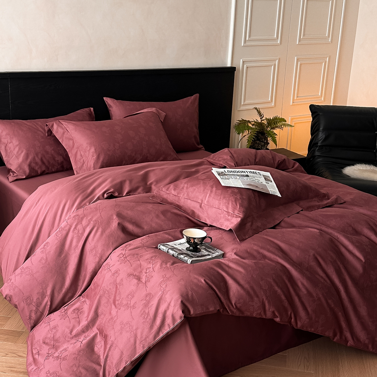 91家纺网 家纺一手货源 找家纺 舒慕家纺 2025新款100支长绒棉浮雕提花四件套 恬静花开