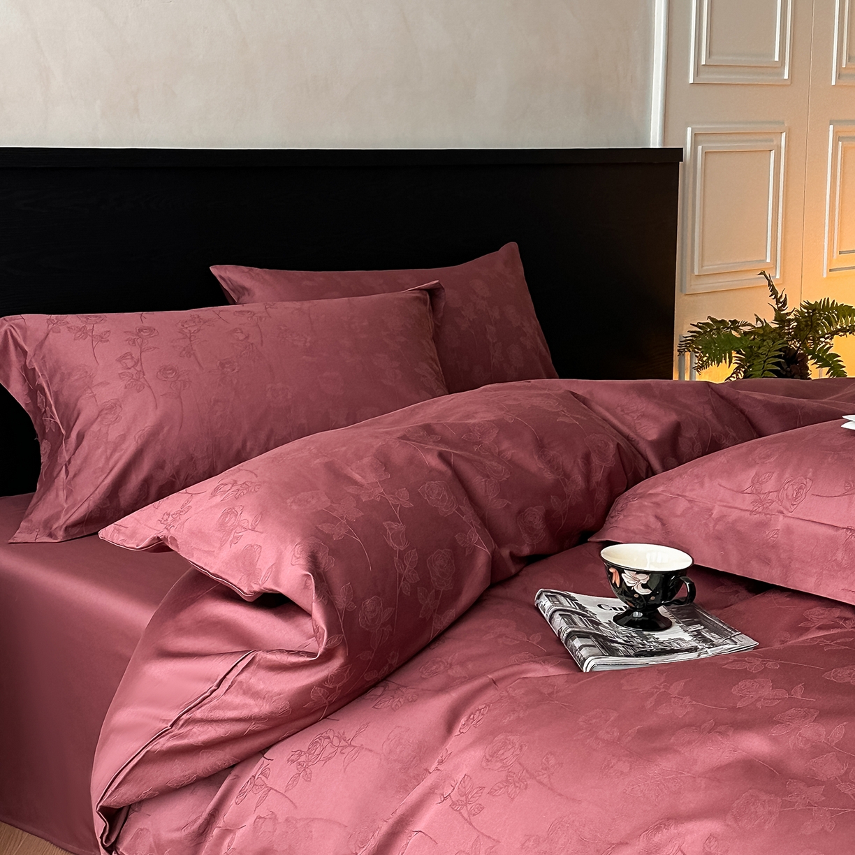 91家纺网 家纺一手货源 找家纺 舒慕家纺 2025新款100支长绒棉浮雕提花四件套 恬静花开