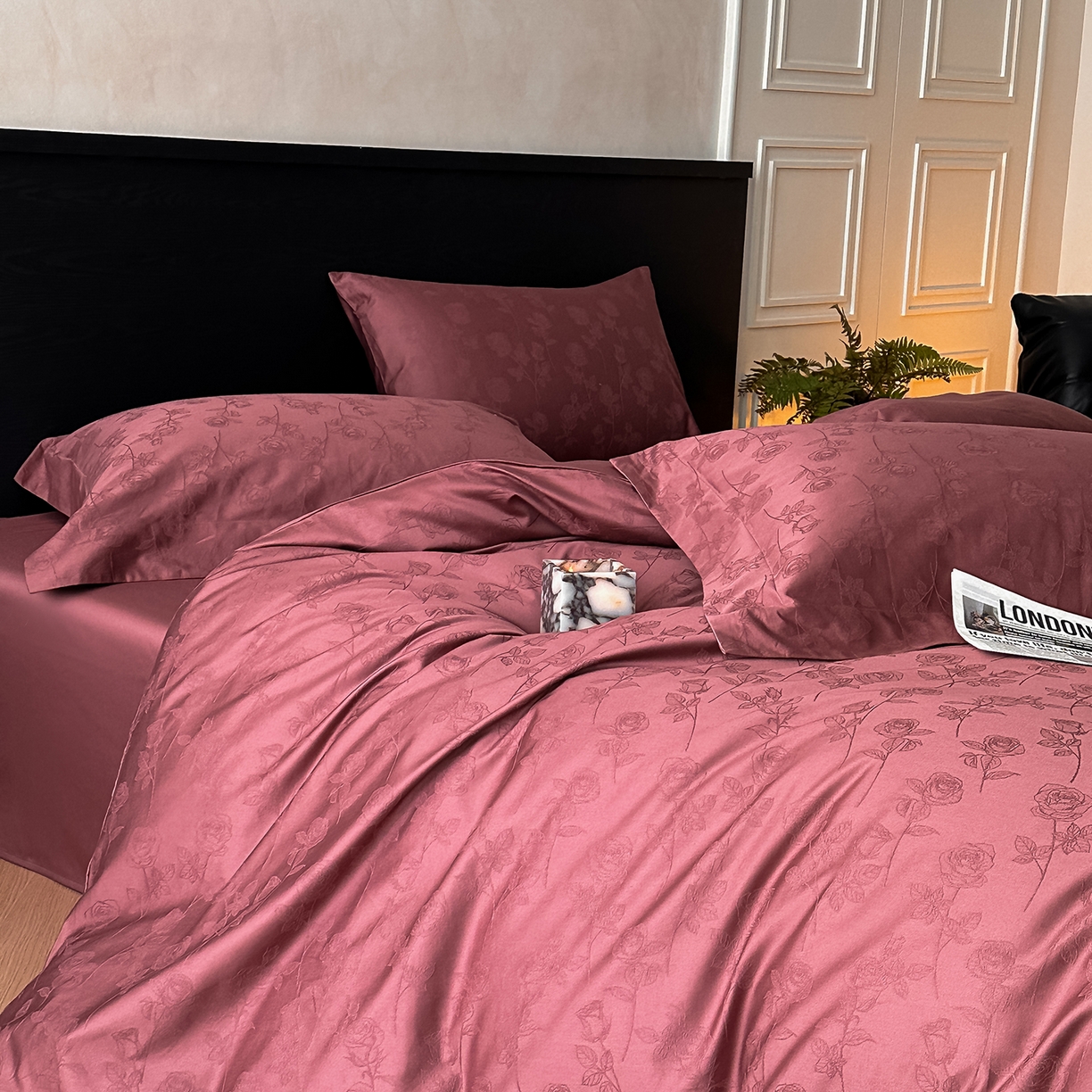 91家纺网 家纺一手货源 找家纺 舒慕家纺 2025新款100支长绒棉浮雕提花四件套 恬静花开