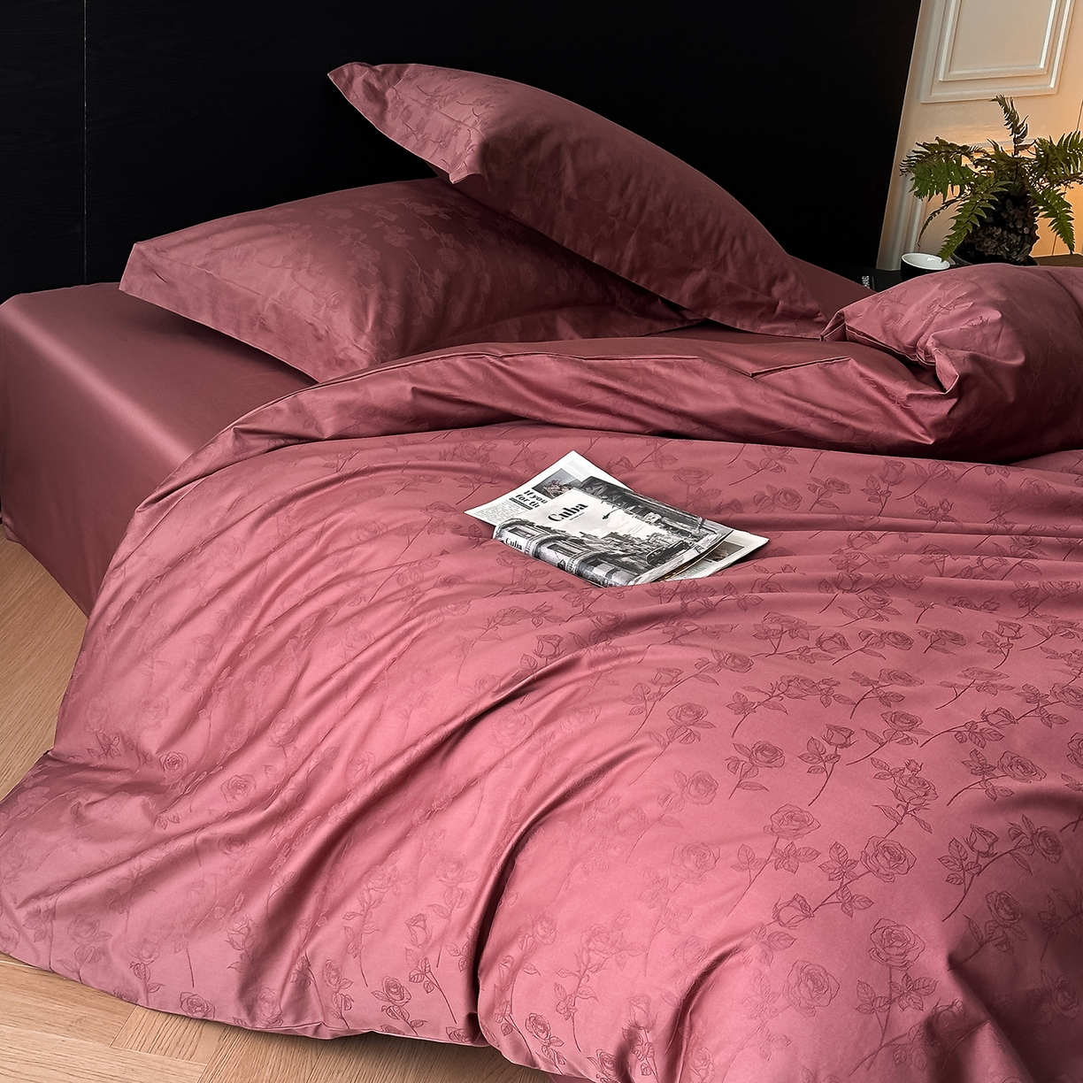 91家纺网 家纺一手货源 找家纺 舒慕家纺 2025新款100支长绒棉浮雕提花四件套 恬静花开