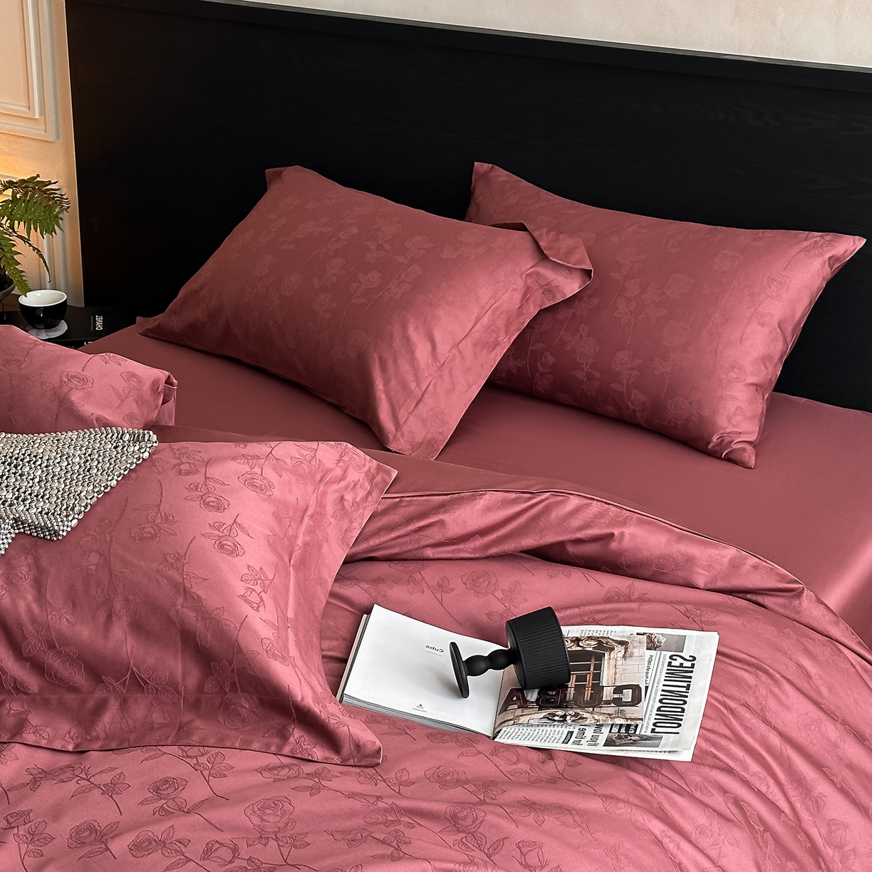 91家纺网 家纺一手货源 找家纺 舒慕家纺 2025新款100支长绒棉浮雕提花四件套 恬静花开