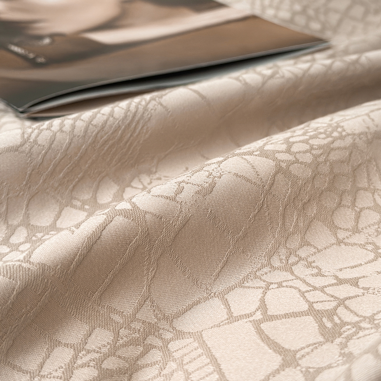 91家纺网 家纺一手货源 找家纺 舒慕家纺 2025新款100支长绒棉浮雕提花四件套 喜玛