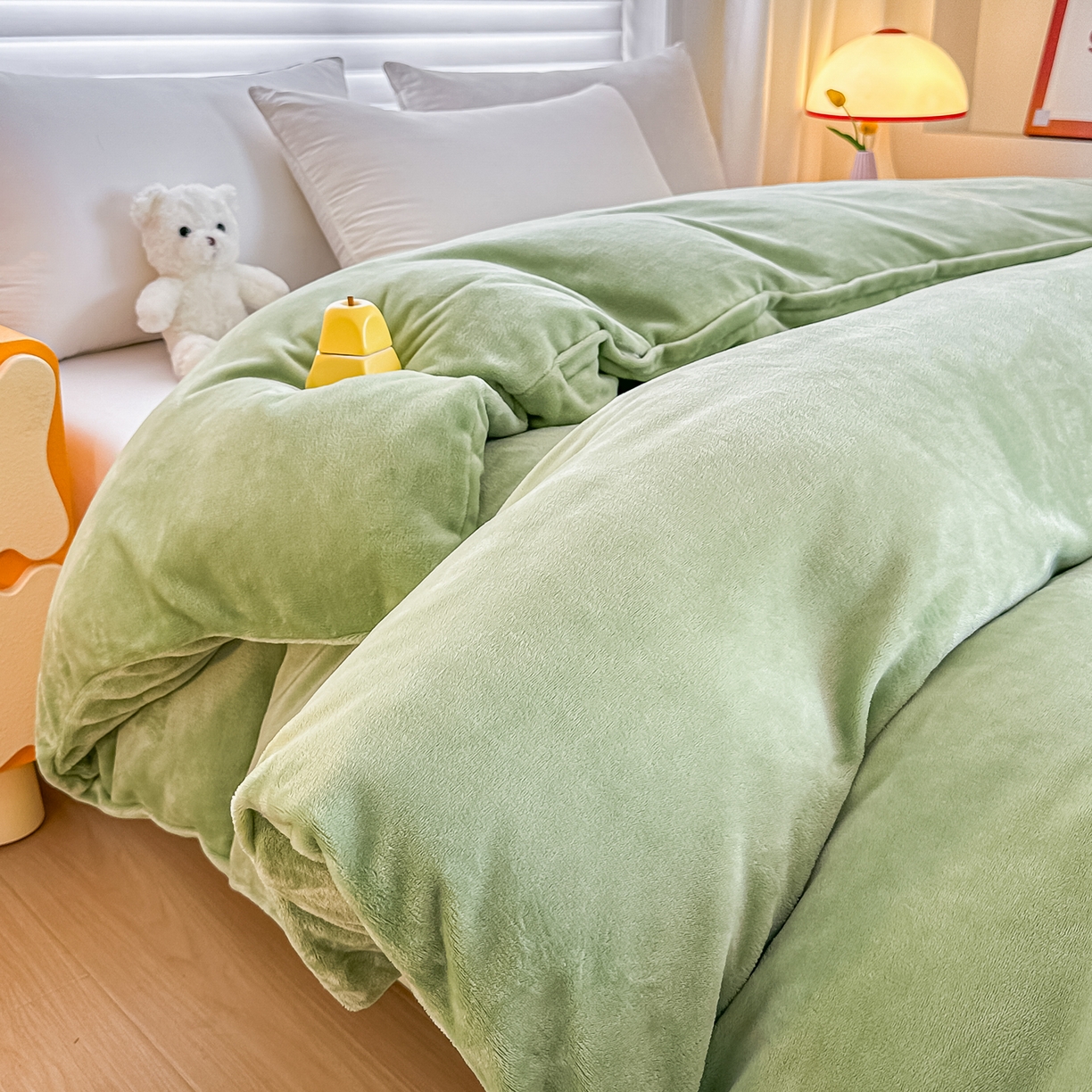 91家纺网 家纺一手货源 找家纺 首选家纺 2025新款加厚牛奶绒单被套系列 宾果绿