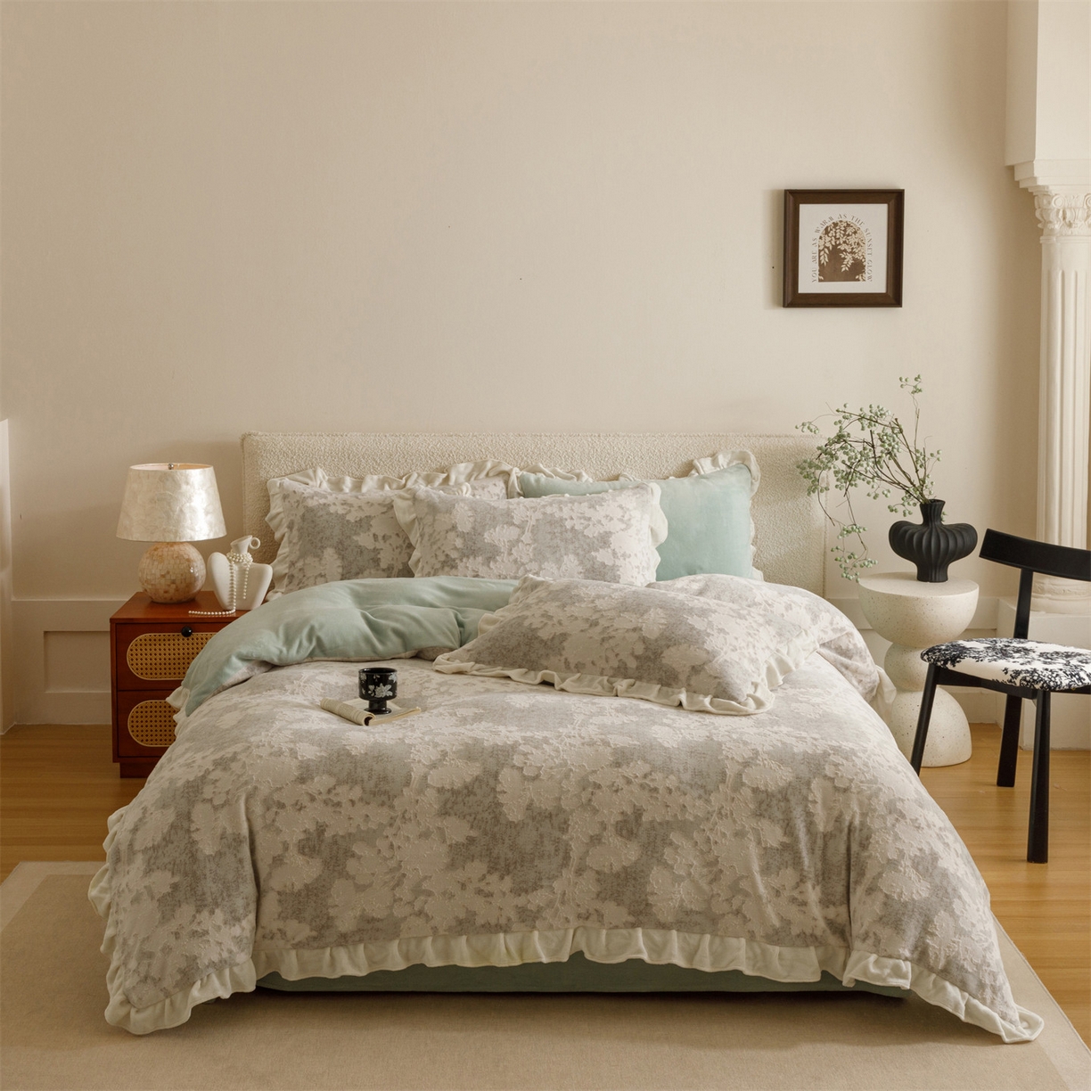 91家纺网 家纺一手货源 找家纺 趣色家纺 2025秋冬新款韩风小清新花边牛奶绒立体烂花四件套 梦幻森林-绿