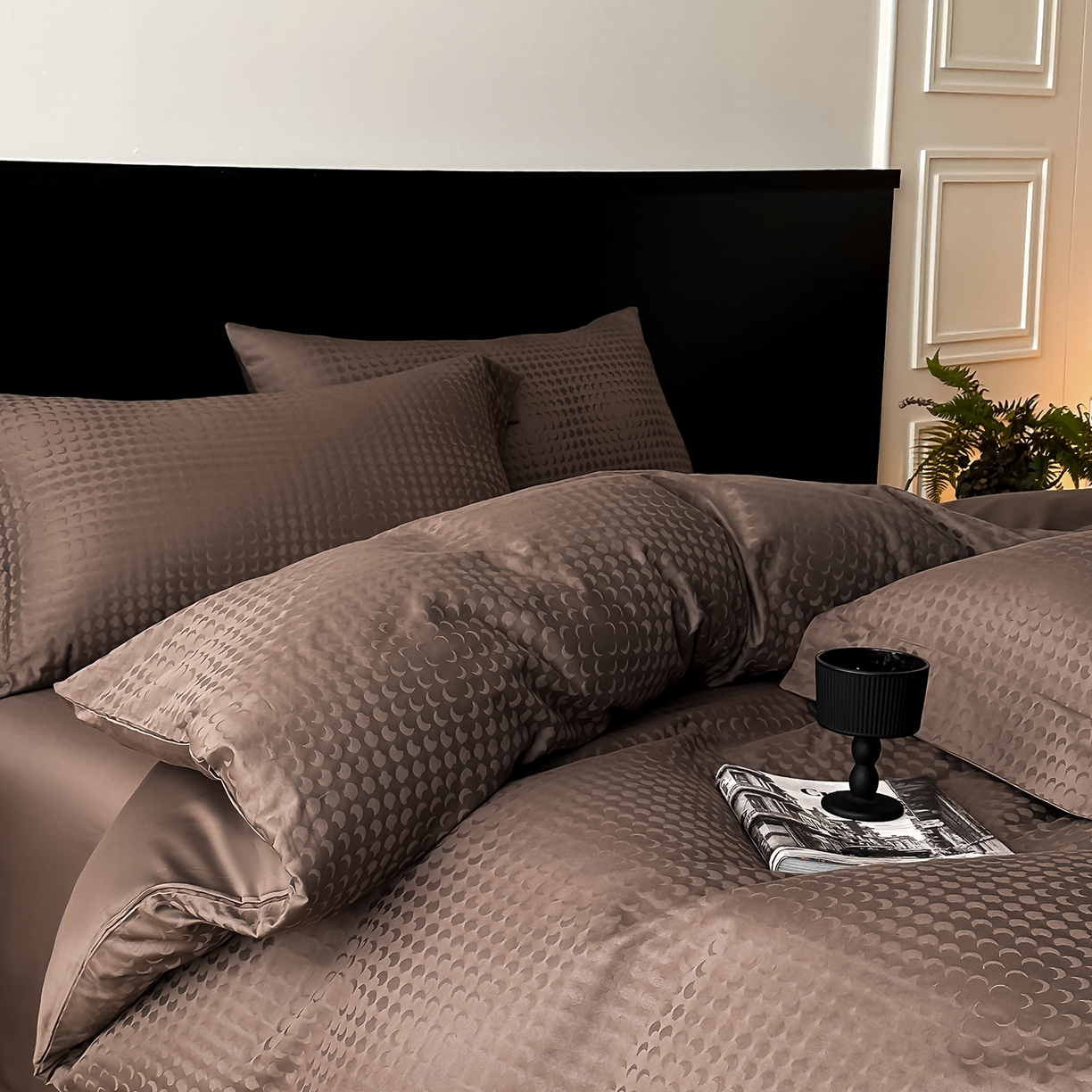 91家纺网 家纺一手货源 找家纺 舒慕家纺 2025新款100支长绒棉浮雕提花四件套 弦月