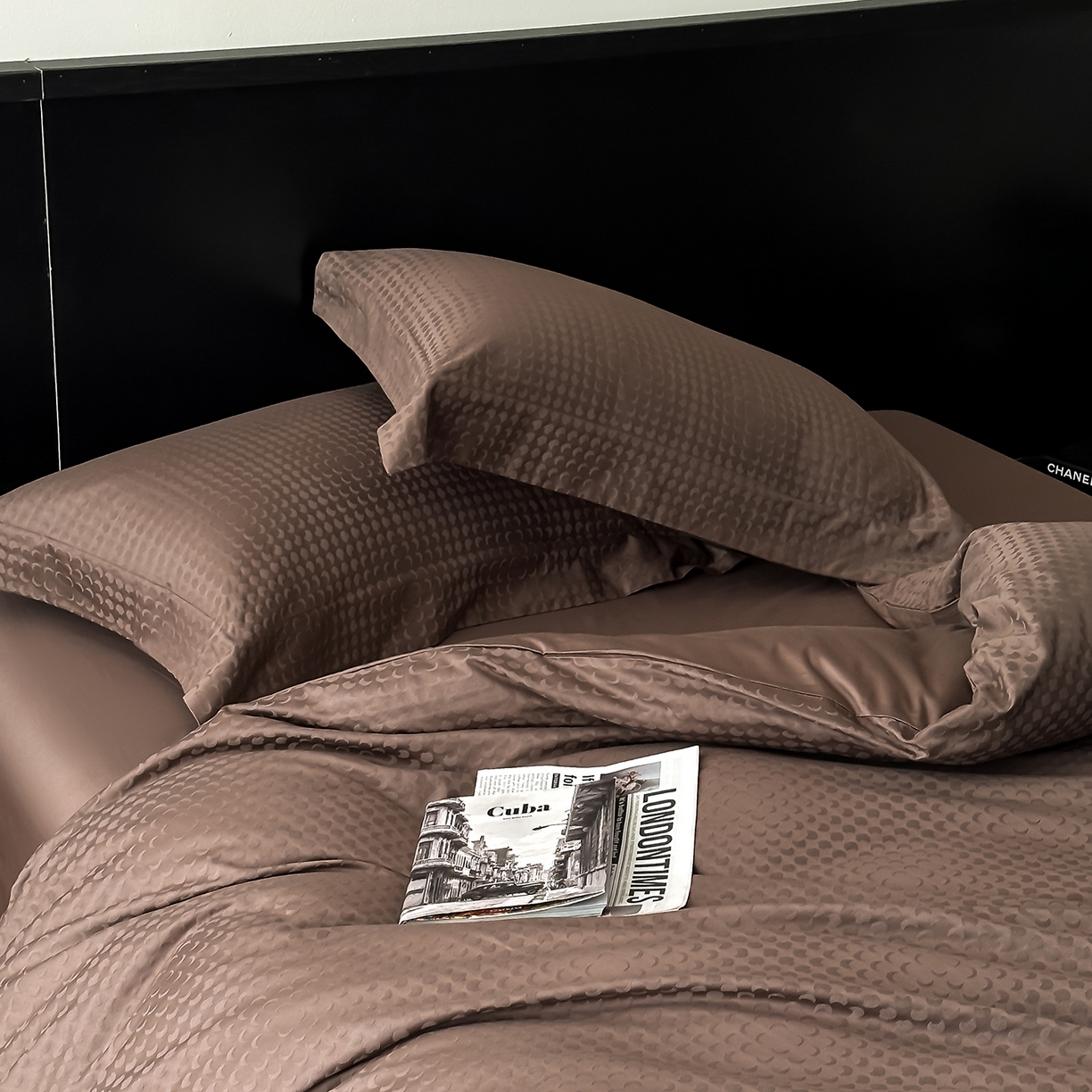 91家纺网 家纺一手货源 找家纺 舒慕家纺 2025新款100支长绒棉浮雕提花四件套 弦月