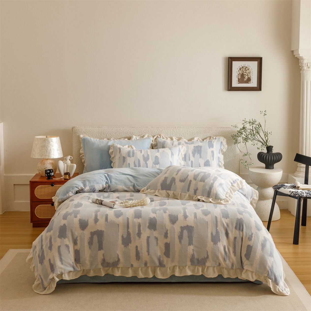 91家纺网 家纺一手货源 找家纺 趣色家纺 2025秋冬新款韩风小清新花边牛奶绒立体烂花四件套 奇想-蓝