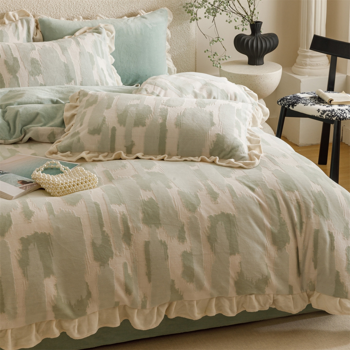 91家纺网 家纺一手货源 找家纺 趣色家纺 2025秋冬新款韩风小清新花边牛奶绒立体烂花四件套 奇想-绿