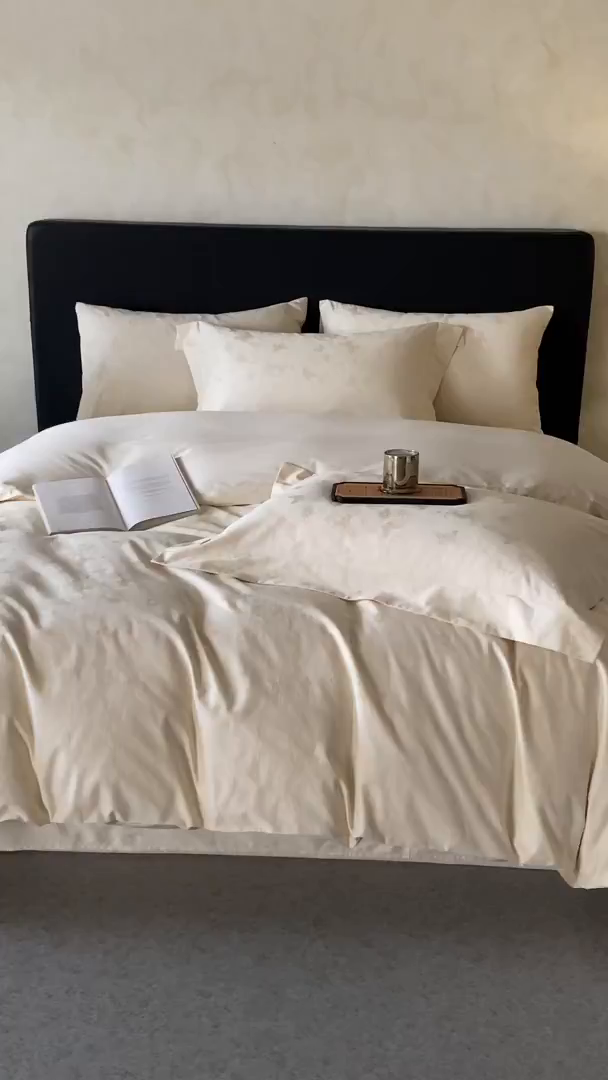 91家纺网 家纺一手货源 找家纺 舒慕家纺 2025新款100支长绒棉浮雕提花四件套 星辰-白