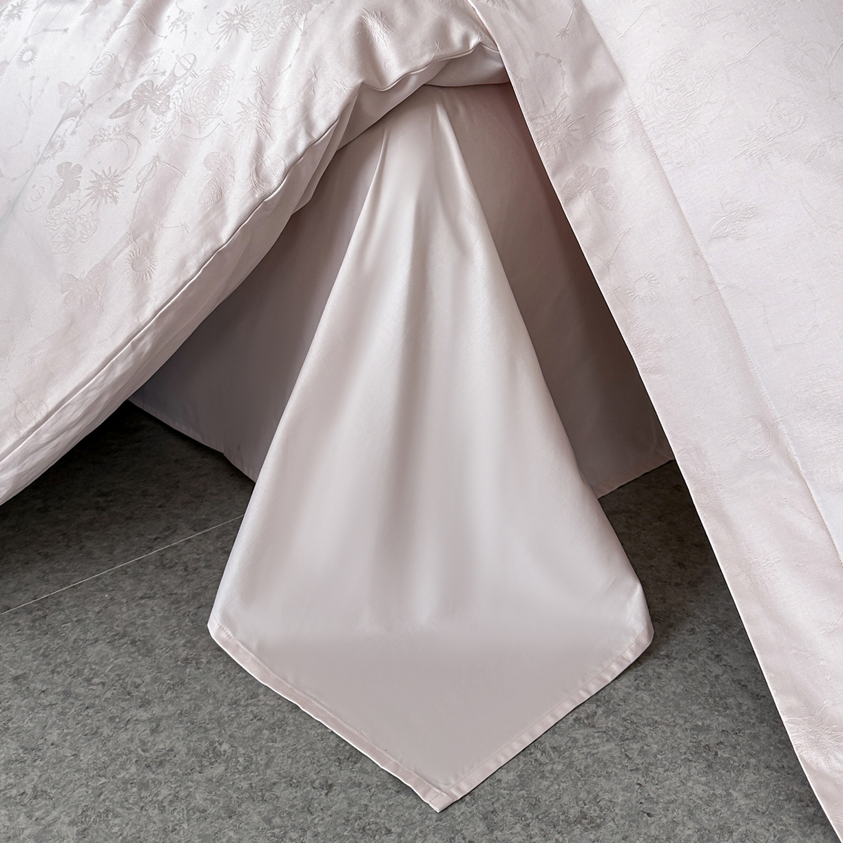 91家纺网 家纺一手货源 找家纺 舒慕家纺 2025新款100支长绒棉浮雕提花四件套 星辰-粉