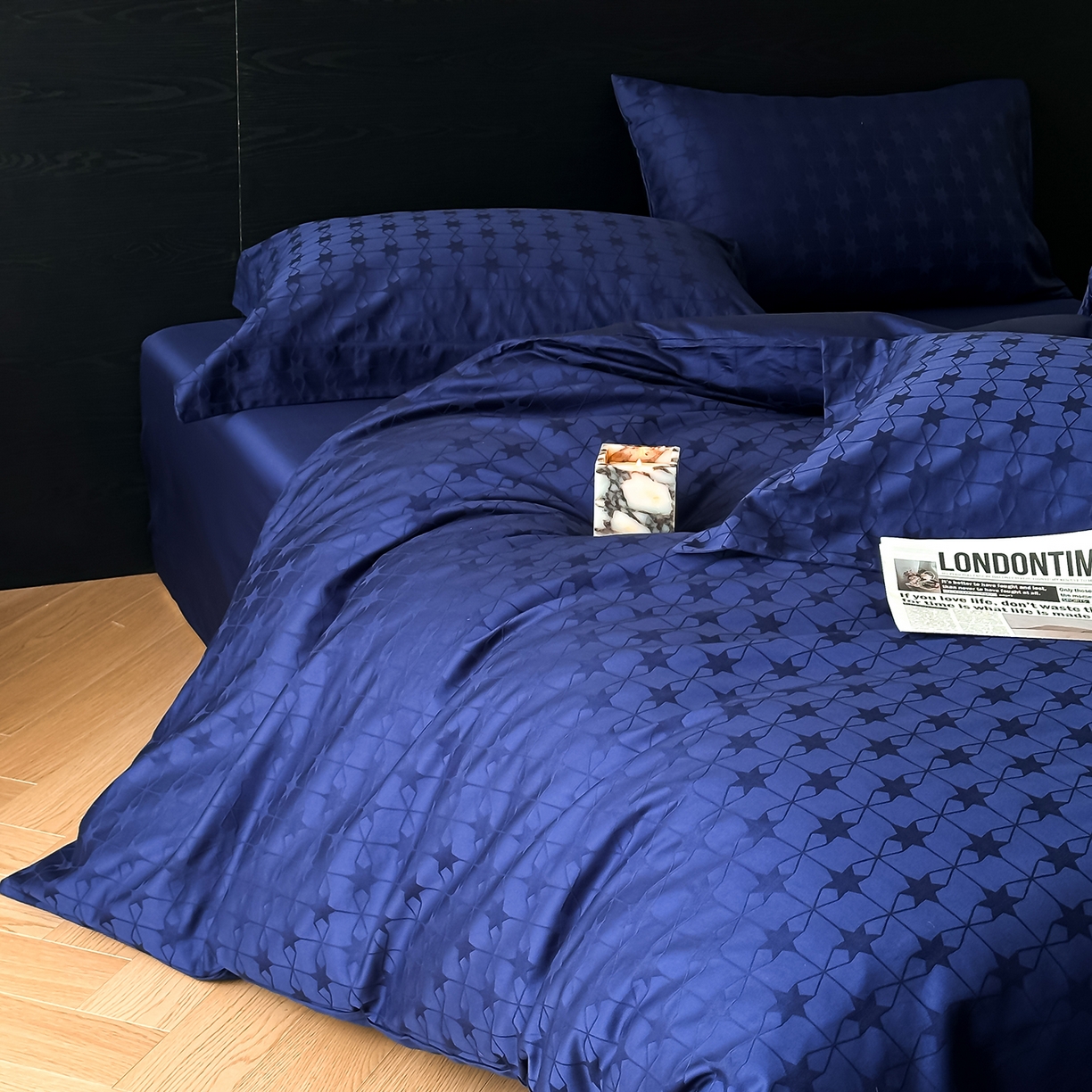 91家纺网 家纺一手货源 找家纺 舒慕家纺 2025新款100支长绒棉浮雕提花四件套 星柠-蓝