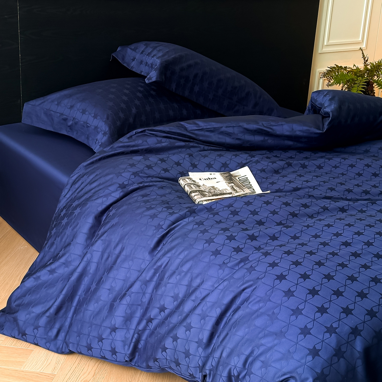 91家纺网 家纺一手货源 找家纺 舒慕家纺 2025新款100支长绒棉浮雕提花四件套 星柠-蓝