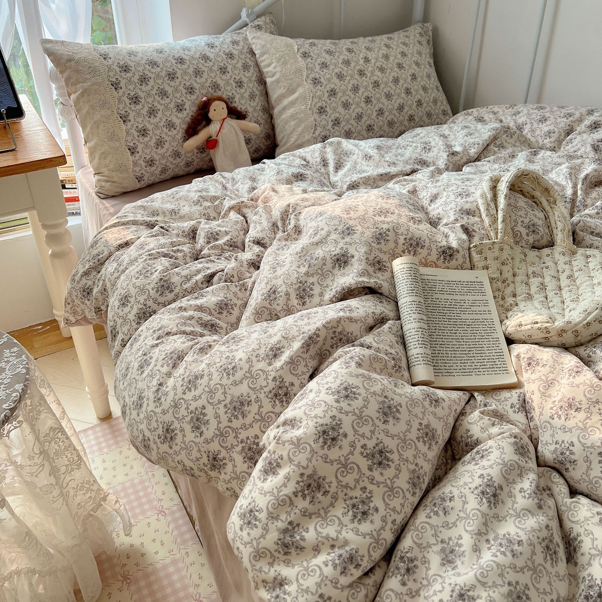 91家纺网 家纺一手货源 找家纺 暖芯优选 2025秋冬新品韩国小清新有氧提花人字纹双层纱全棉蕾丝花边加厚四件套 丁香紫-大花边