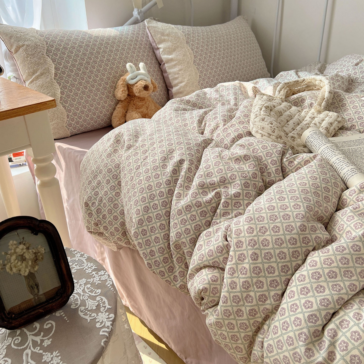 91家纺网 家纺一手货源 找家纺 暖芯优选 2025秋冬新品韩国小清新有氧提花人字纹双层纱全棉蕾丝花边加厚四件套 莫奈花园-大花边