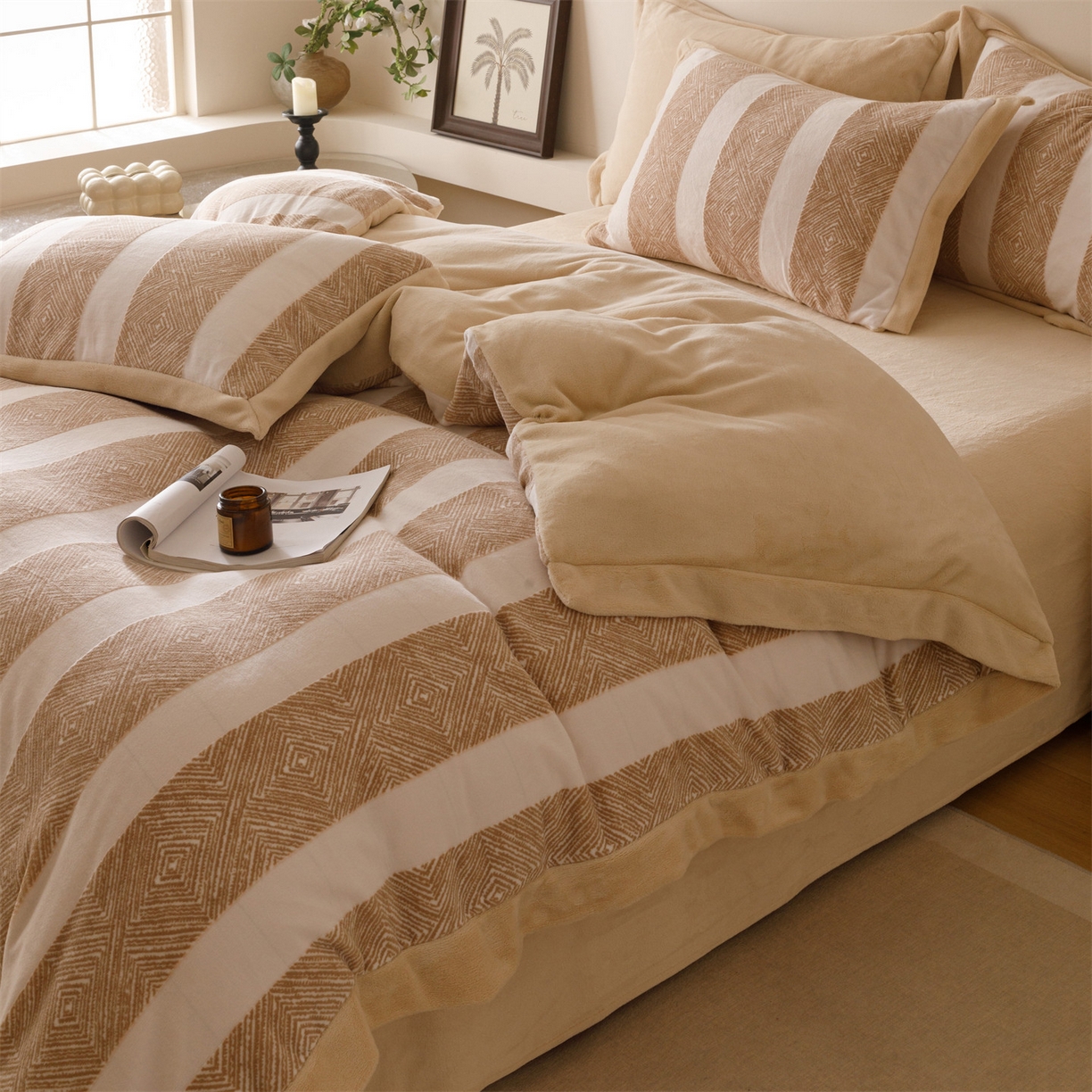 91家纺网 家纺一手货源 找家纺 趣色家纺 2025秋冬新款无印风宽边立体烂花牛奶绒四件套 条纹主义-卡其