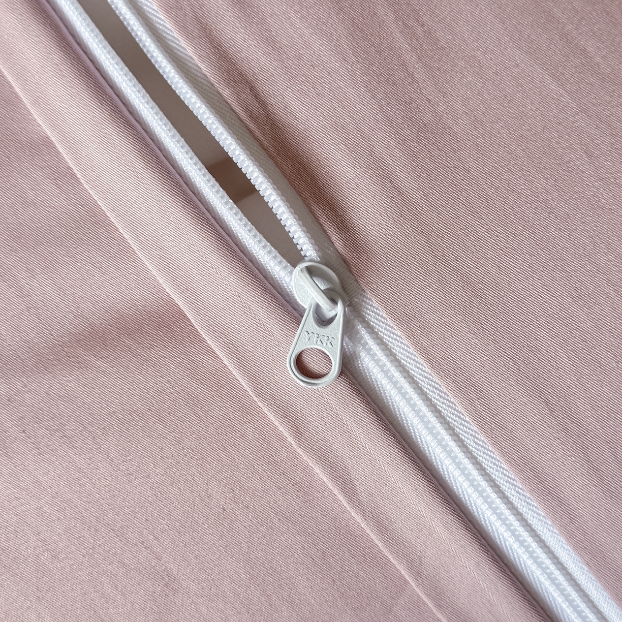 91家纺网 家纺一手货源 找家纺 舒慕家纺 2025新款100支长绒棉浮雕提花四件套 星雨