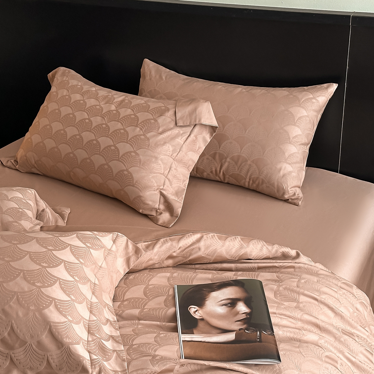 91家纺网 家纺一手货源 找家纺 舒慕家纺 2025新款100支长绒棉浮雕提花四件套 叶繁