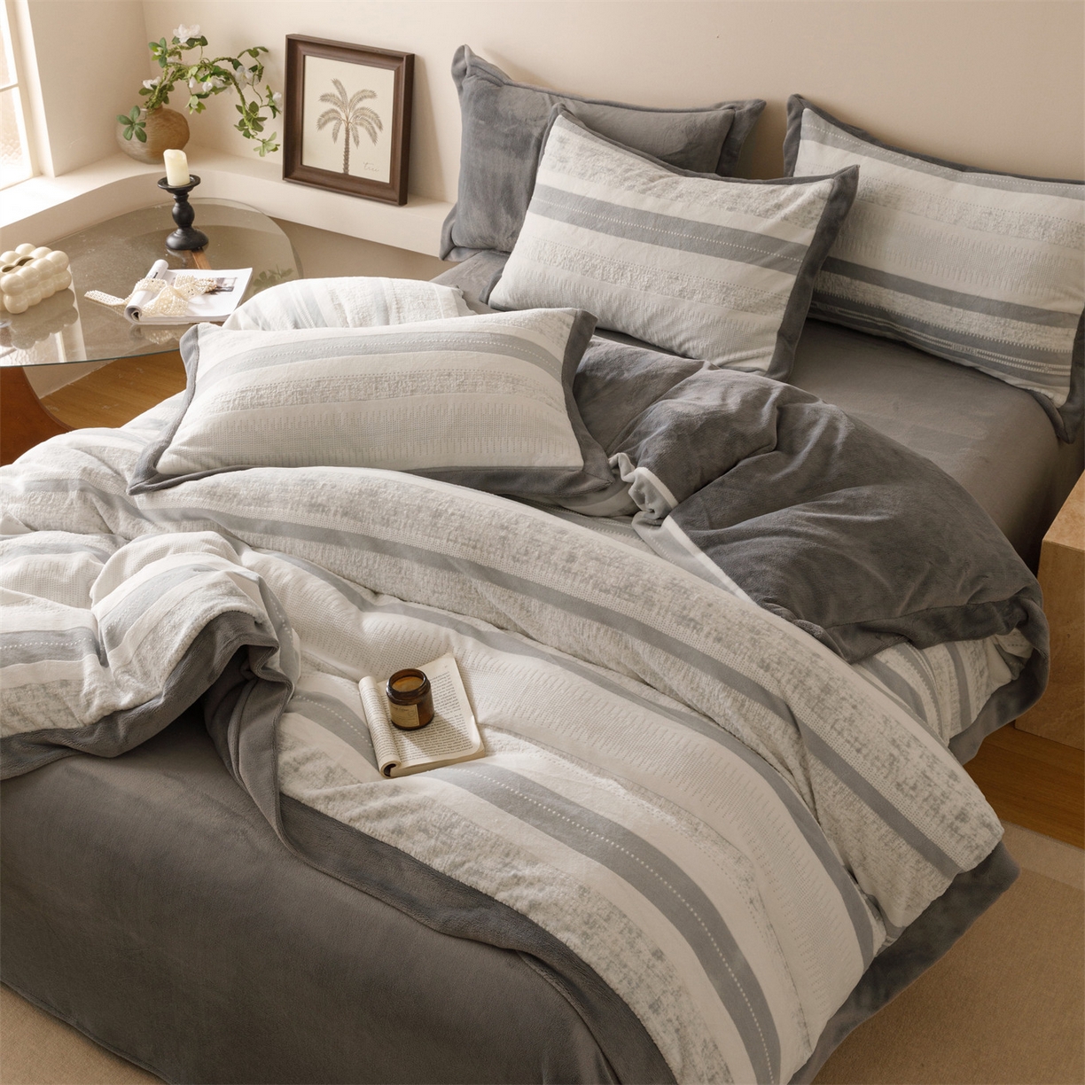 91家纺网 家纺一手货源 找家纺 趣色家纺 2025秋冬新款无印风宽边立体烂花牛奶绒四件套 简约人生-灰