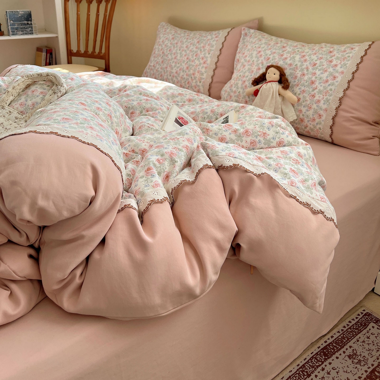 91家纺网 家纺一手货源 找家纺 暖芯优选 2025秋冬新品韩国小清新有氧提花人字纹双层纱全棉蕾丝花边加厚四件套 芊芊花海-小花边