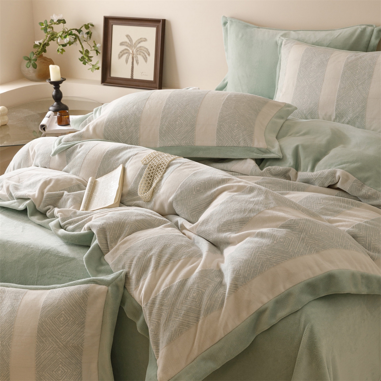 91家纺网 家纺一手货源 找家纺 趣色家纺 2025秋冬新款无印风宽边立体烂花牛奶绒四件套 简约人生-绿