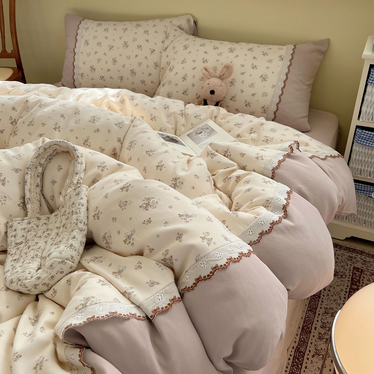 91家纺网 家纺一手货源 找家纺 暖芯优选 2025秋冬新品韩国小清新有氧提花人字纹双层纱全棉蕾丝花边加厚四件套 栀子花信-小花边