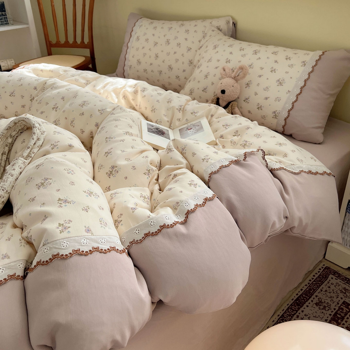 91家纺网 家纺一手货源 找家纺 暖芯优选 2025秋冬新品韩国小清新有氧提花人字纹双层纱全棉蕾丝花边加厚四件套 栀子花信-小花边