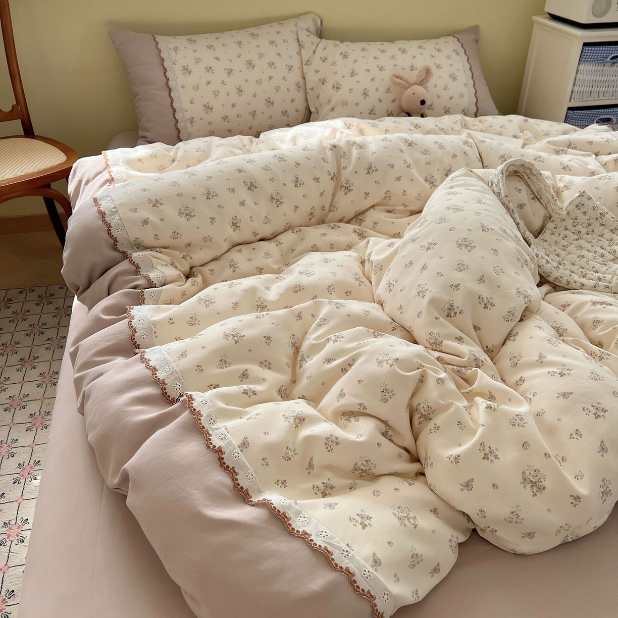 91家纺网 家纺一手货源 找家纺 暖芯优选 2025秋冬新品韩国小清新有氧提花人字纹双层纱全棉蕾丝花边加厚四件套 栀子花信-小花边